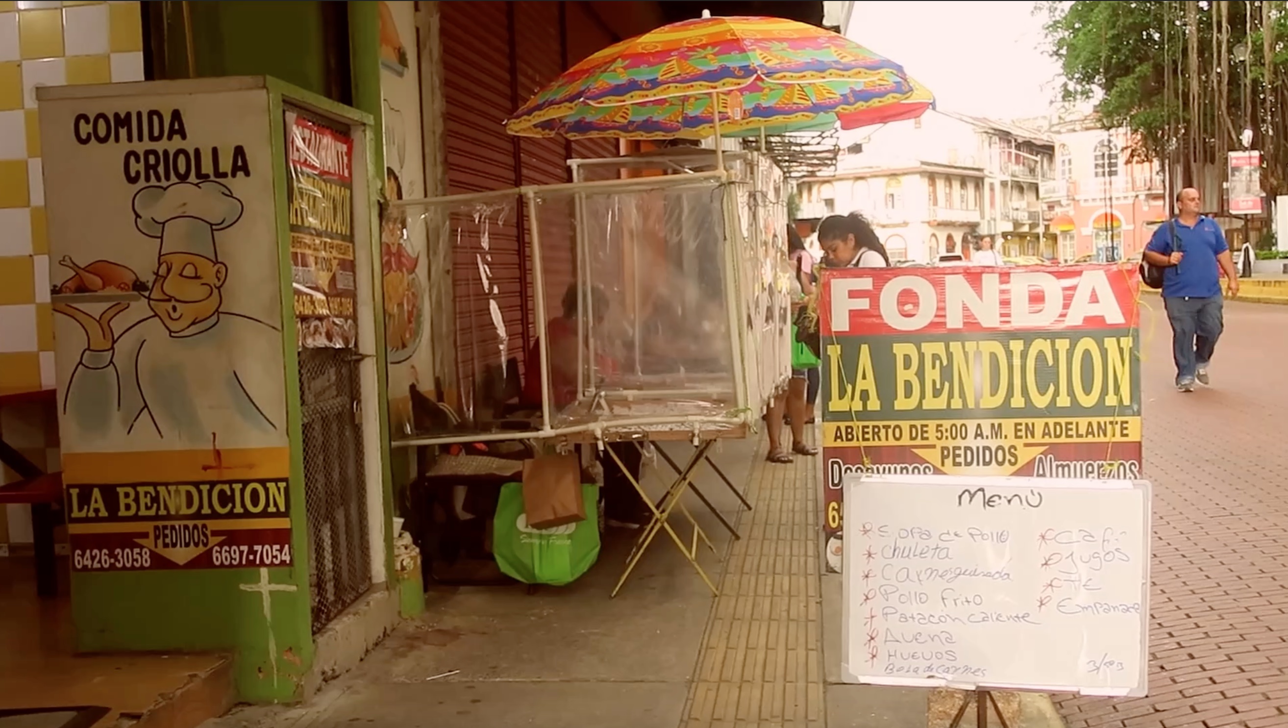 A photo of a street food stand in Panamá City